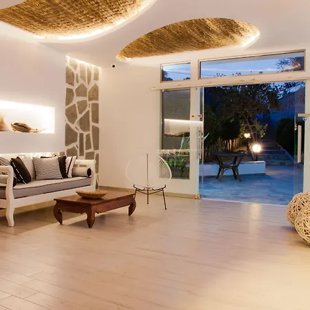 Malibu Studios & Bungalows-2